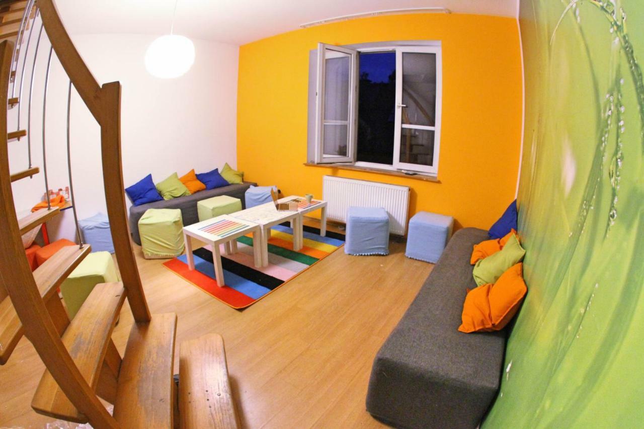 Hostel 18/12 *