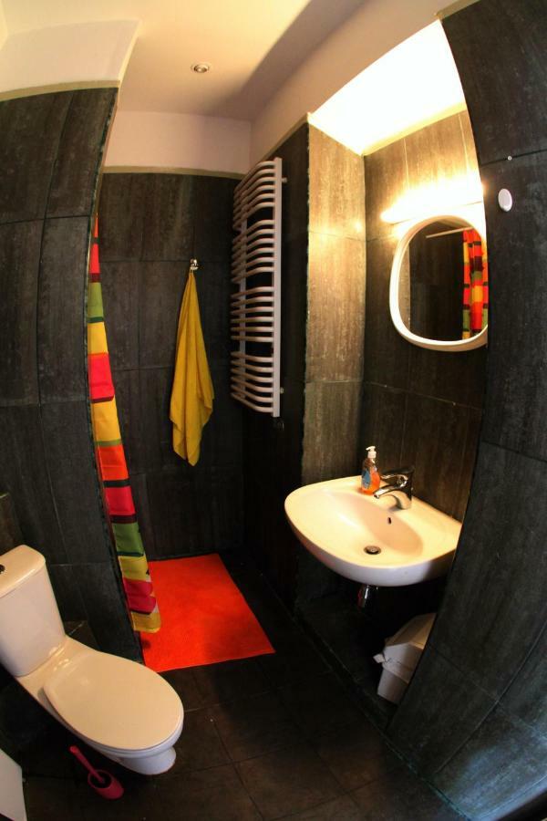 18/12 Hostel